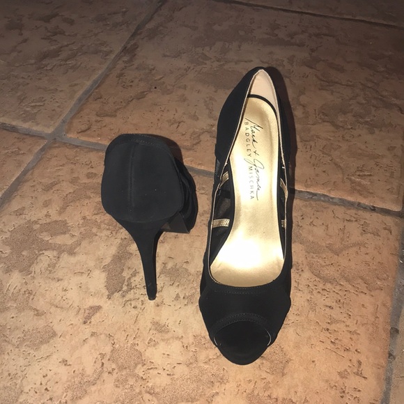 Mark & James Badgley Mischka Black Peep Toe Heels - Picture 3 of 8
